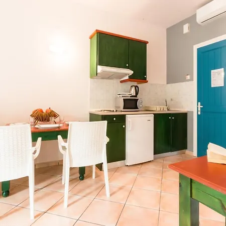 Royal Garden - Red Apartment Kavos