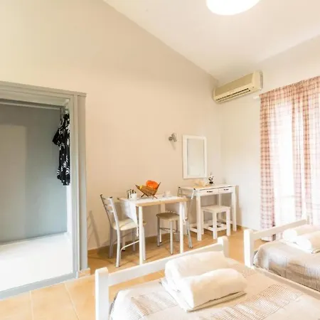 Apartament Royal Garden - Red Kávos