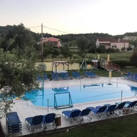Royal Garden - Red * Kavos